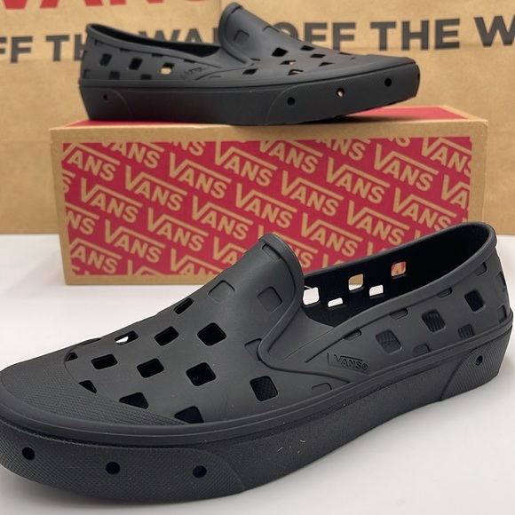 Vans Women’s Slip-On Trk Black
VN0A5HF8BLK
Sneakerss Crocs - Picture 16 of 16